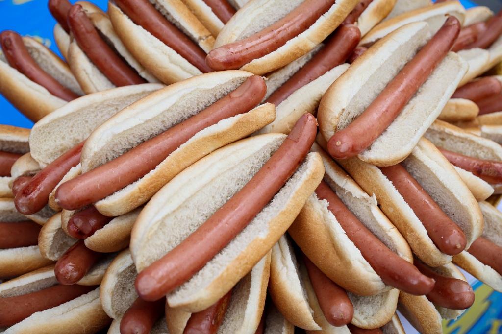  Chestnut managed to eat 76 hot dogs and buns in the 10-minute time window, setting the record in 2021.
